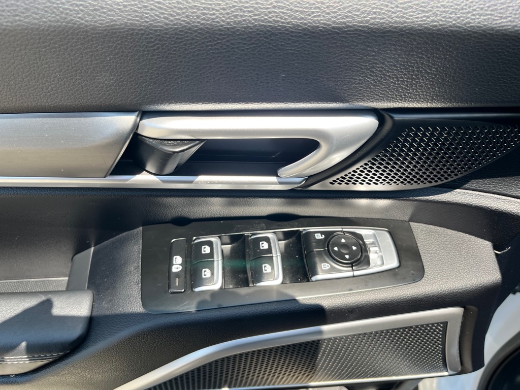 Photo 10 of this KIA TELLURIDE