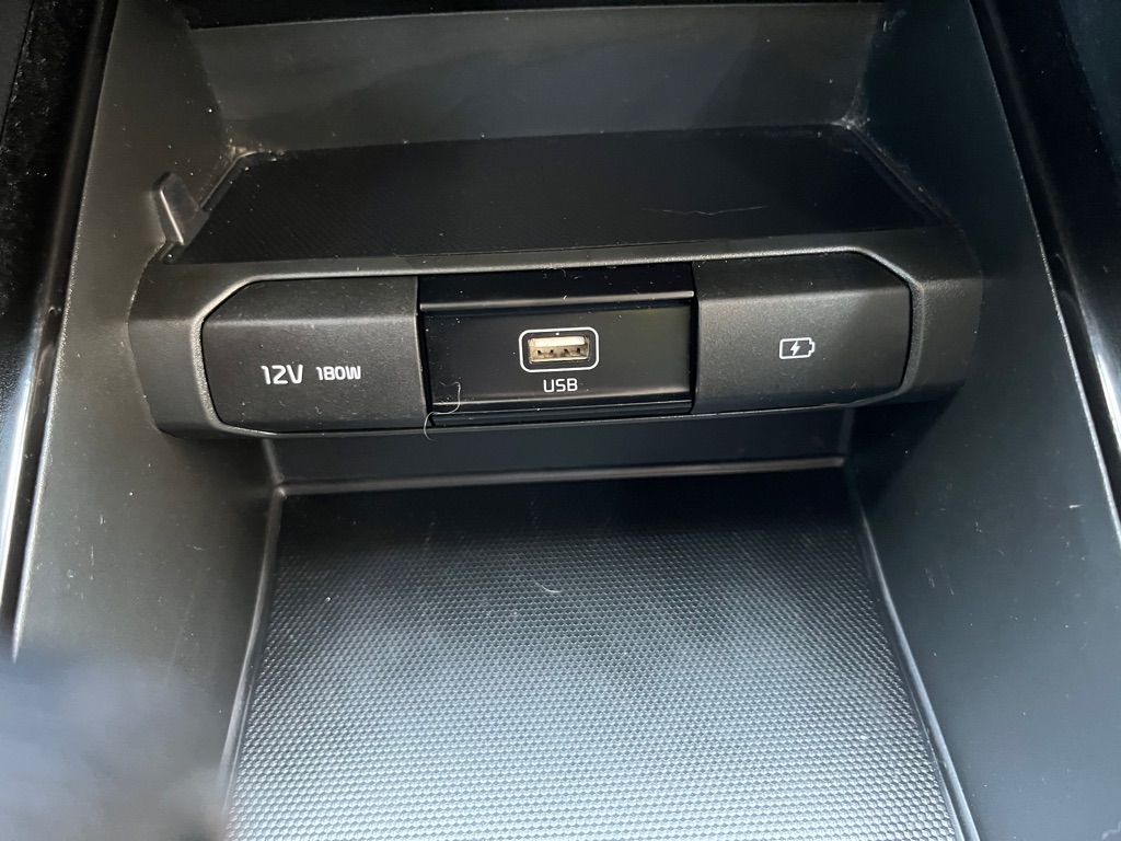 Photo 14 of this KIA TELLURIDE