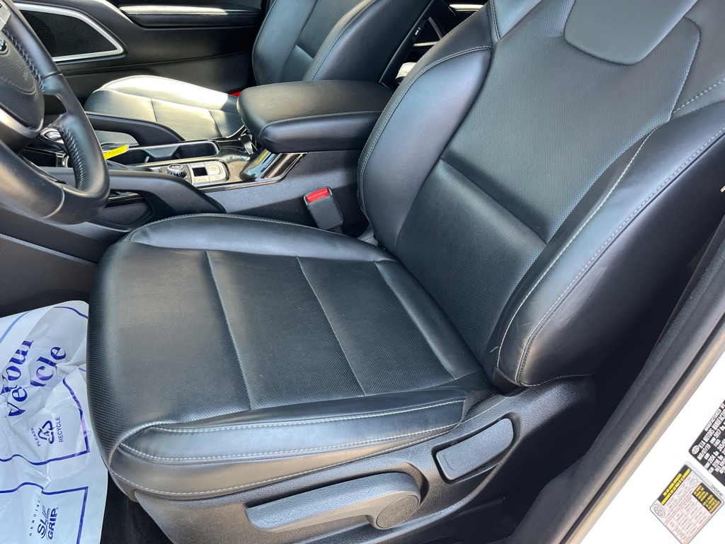 Photo 11 of this KIA TELLURIDE