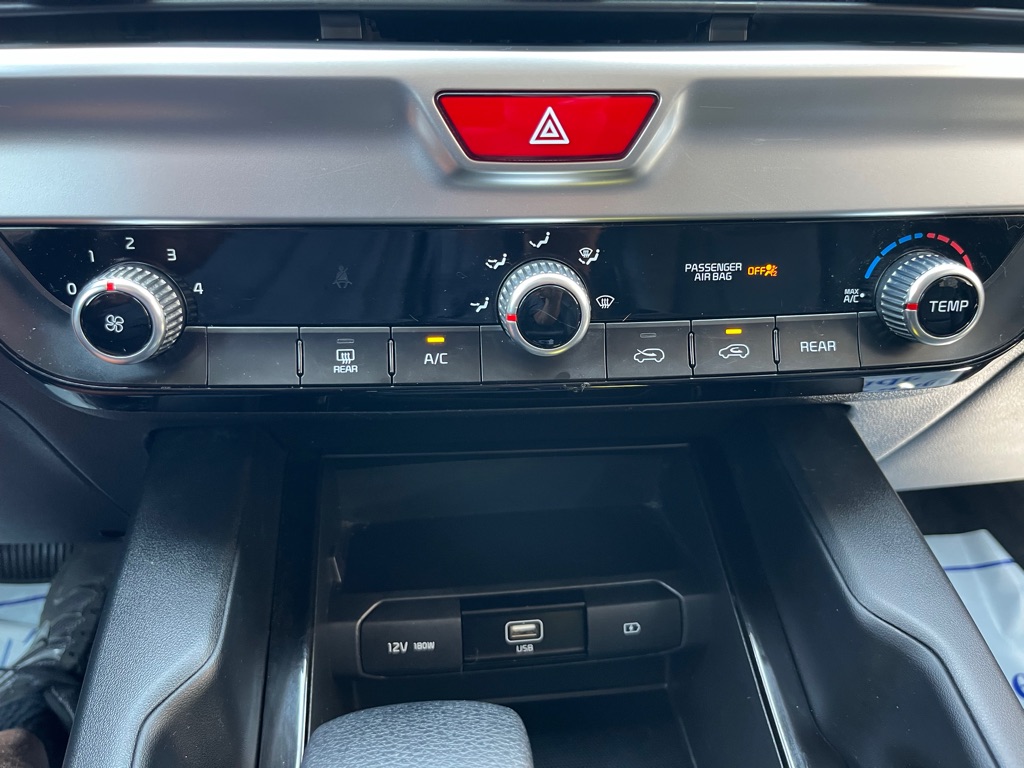 Photo 15 of this KIA TELLURIDE