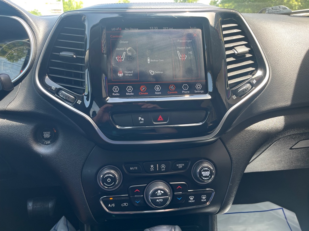 Photo 15 of this JEEP CHEROKEE
