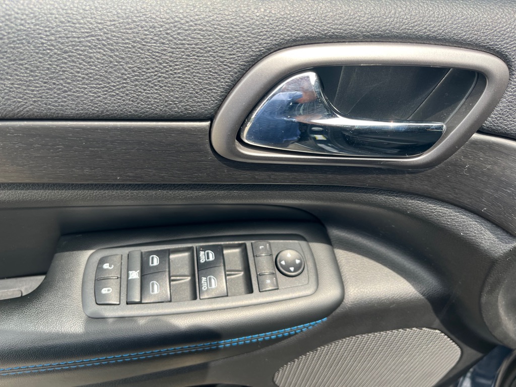 Photo 10 of this JEEP GRAND CHEROKEE