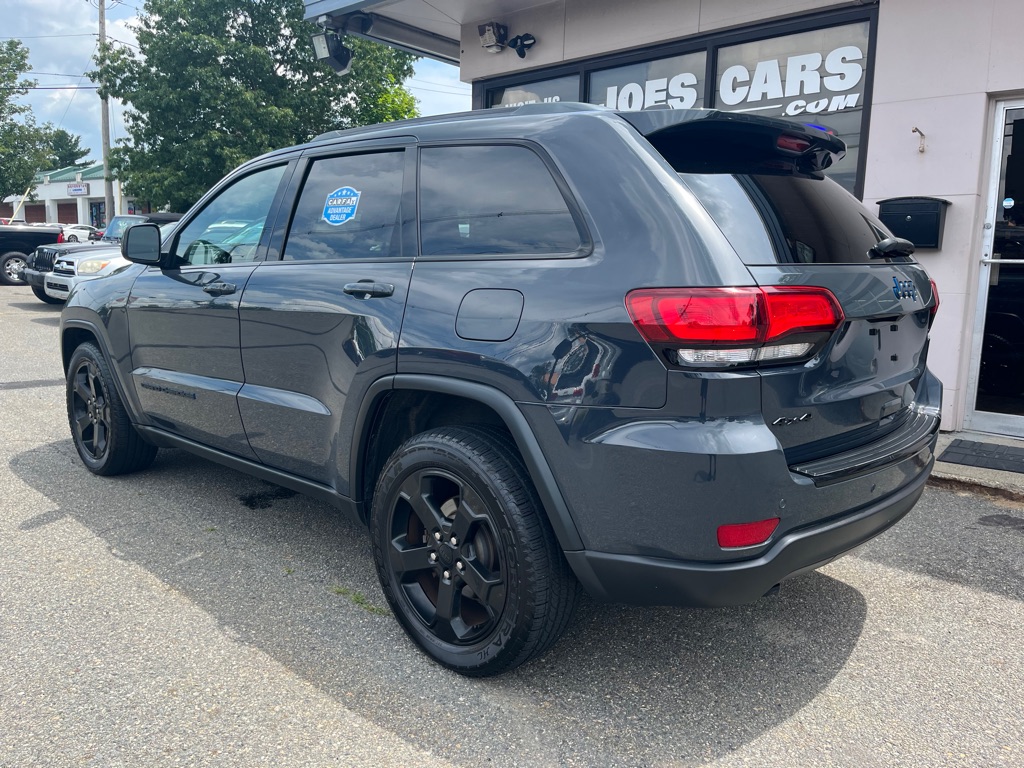 Photo 2 of this JEEP GRAND CHEROKEE