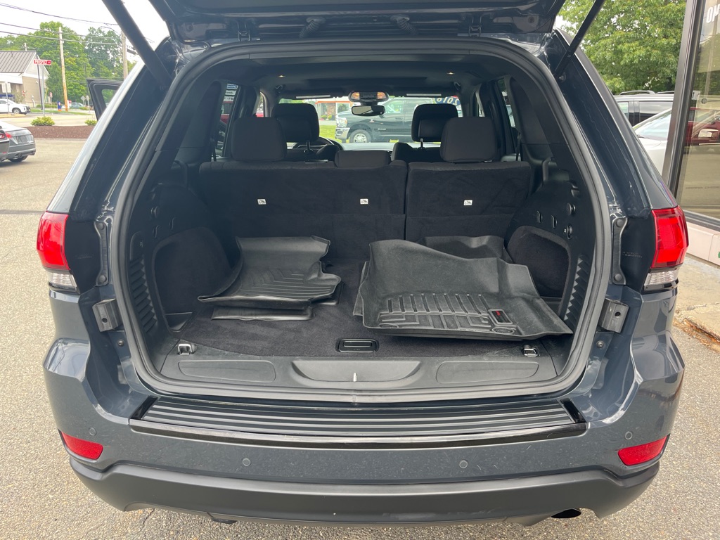 Photo 24 of this JEEP GRAND CHEROKEE