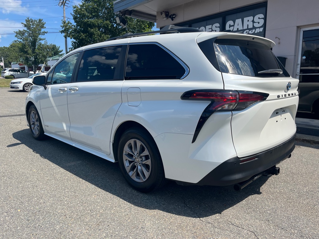 Photo 2 of this TOYOTA SIENNA
