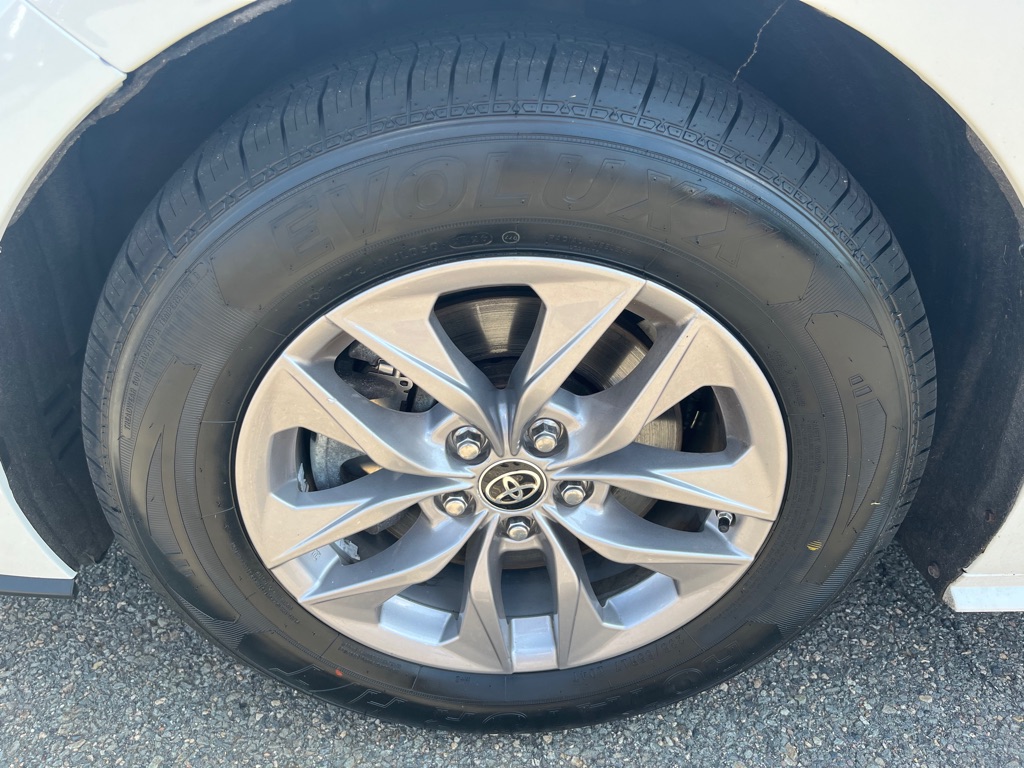 Photo 6 of this TOYOTA SIENNA