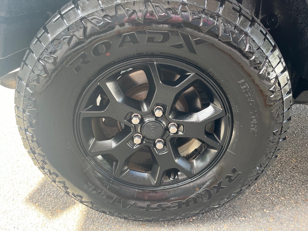 Photo 8 of this JEEP WRANGLER UNLIMI