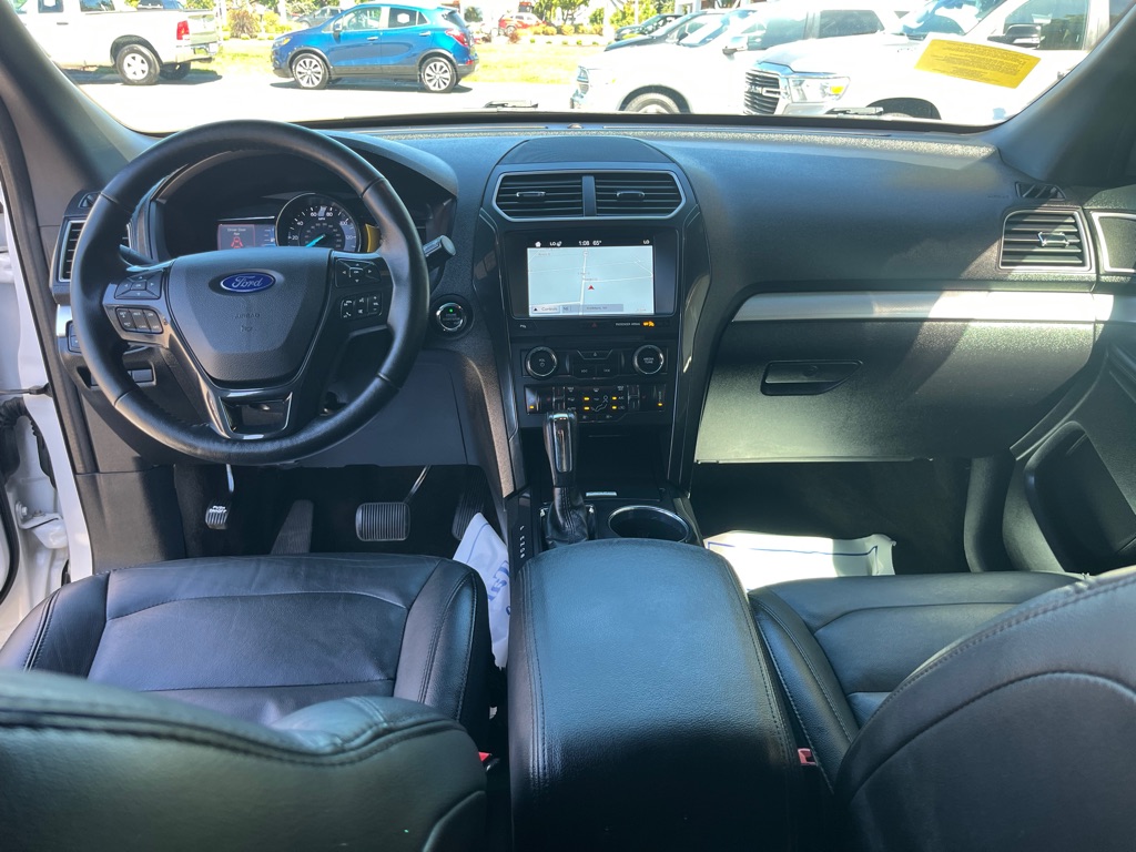 Photo 24 of this FORD EXPLORER