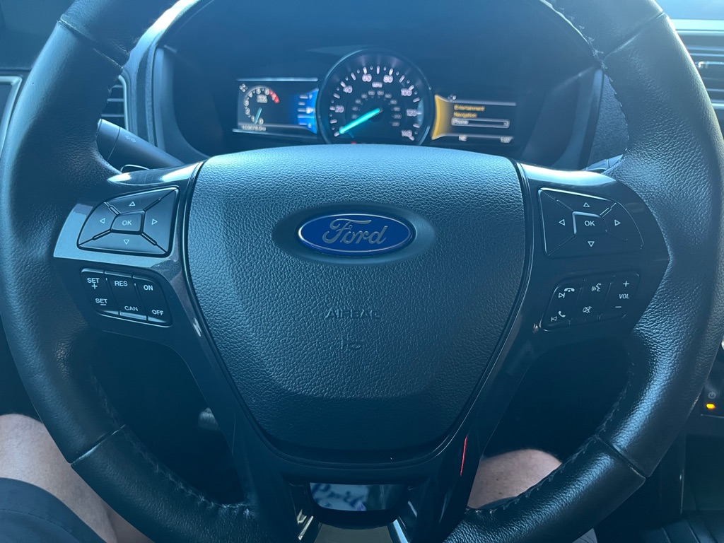 Photo 19 of this FORD EXPLORER