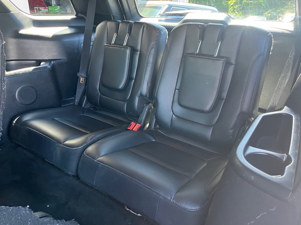 Photo 25 of this FORD EXPLORER