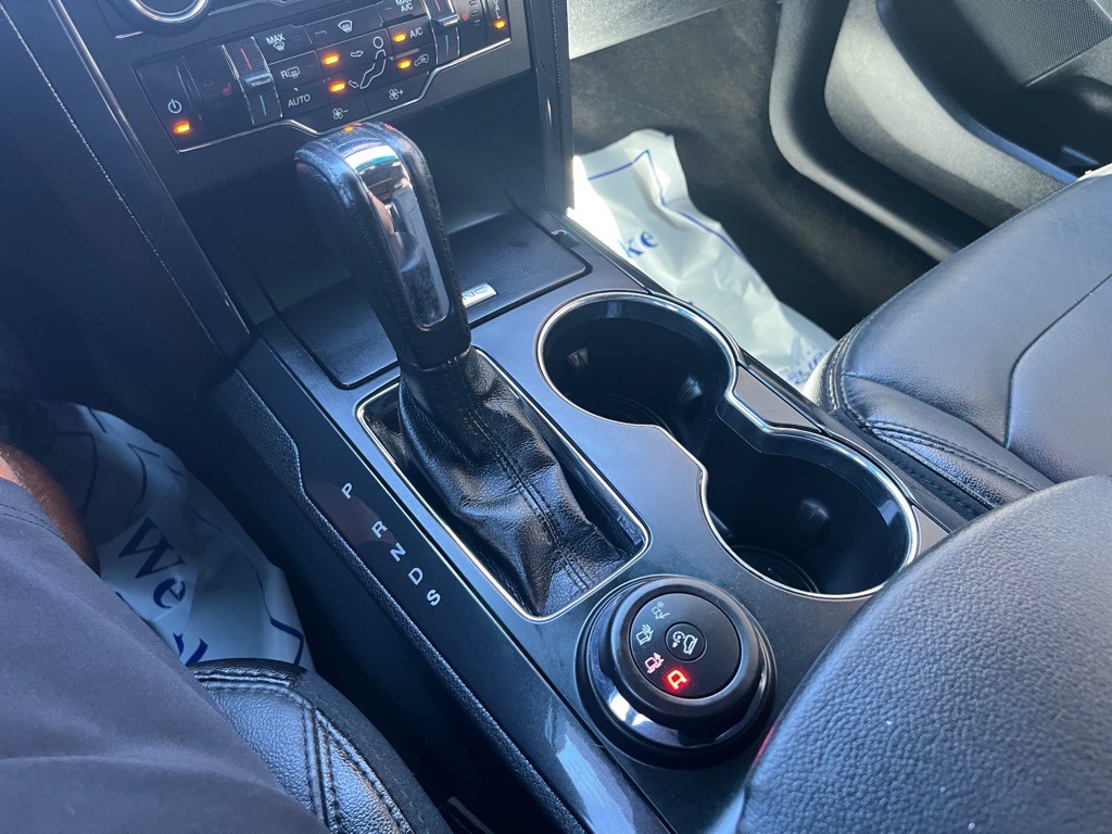 Photo 13 of this FORD EXPLORER