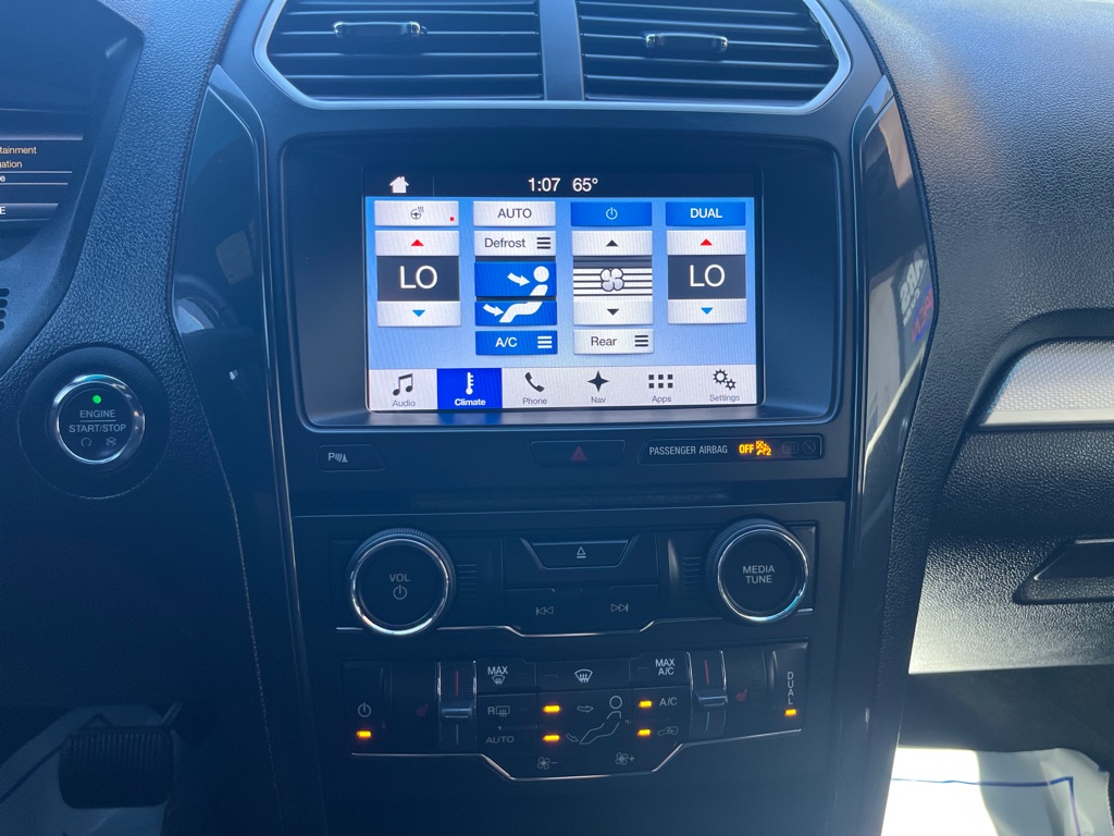 Photo 15 of this FORD EXPLORER