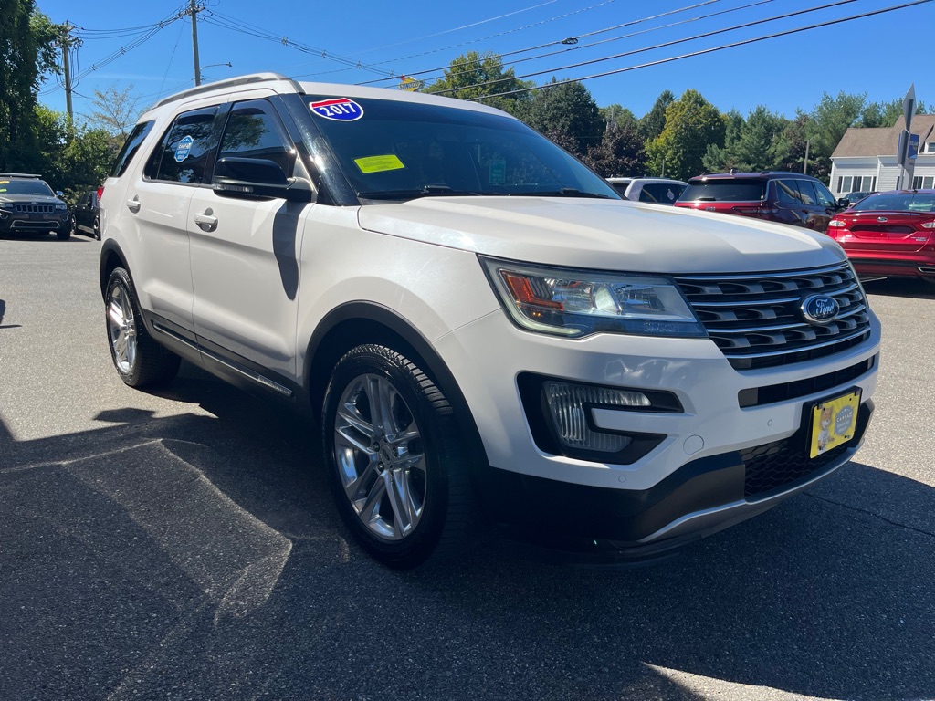 Photo 4 of this FORD EXPLORER