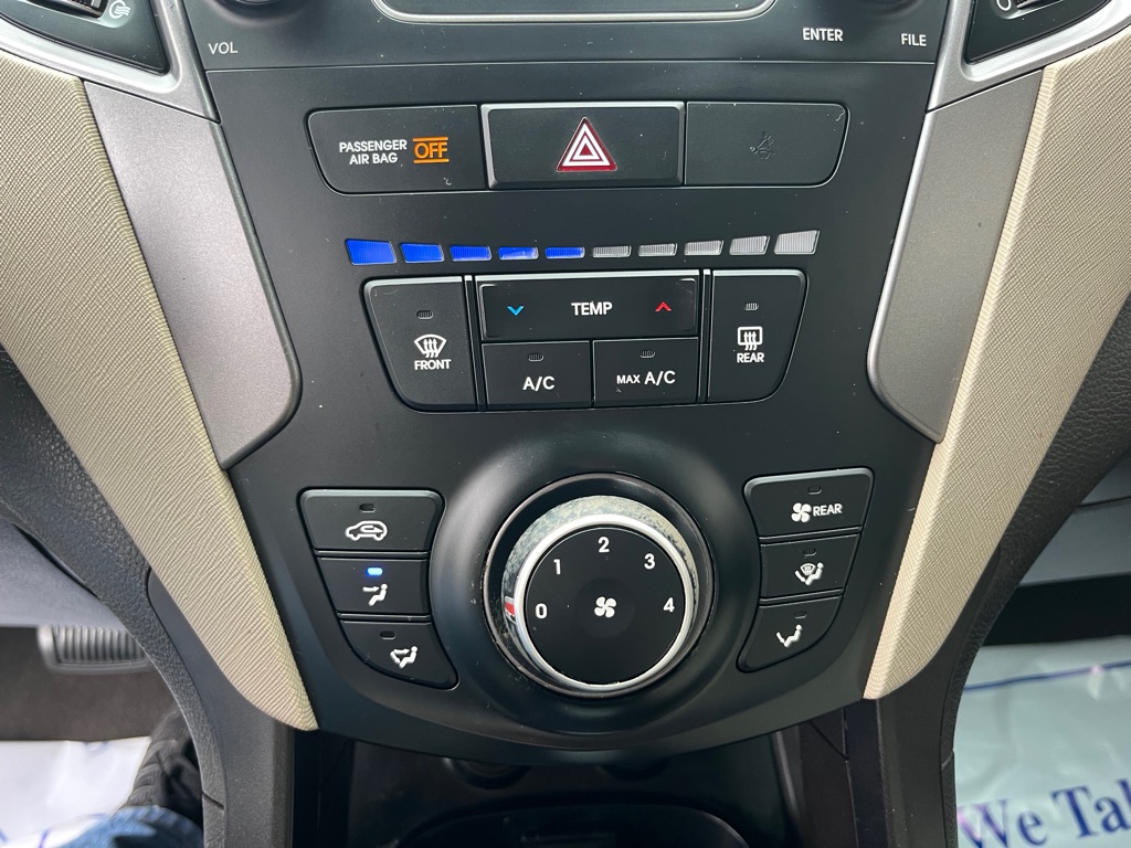 Photo 15 of this HYUNDAI SANTA FE