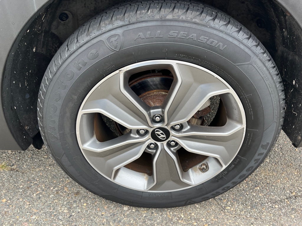 Photo 7 of this HYUNDAI SANTA FE