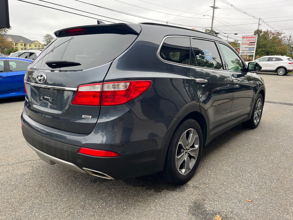 Photo 3 of this HYUNDAI SANTA FE