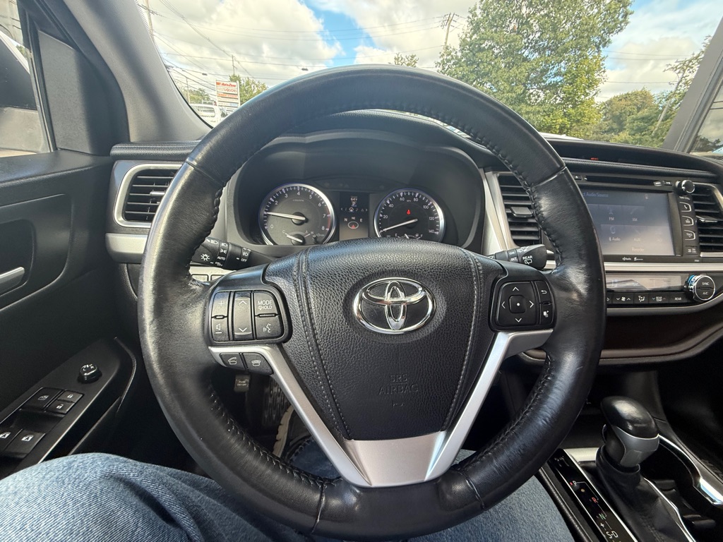 Photo 24 of this TOYOTA HIGHLANDER