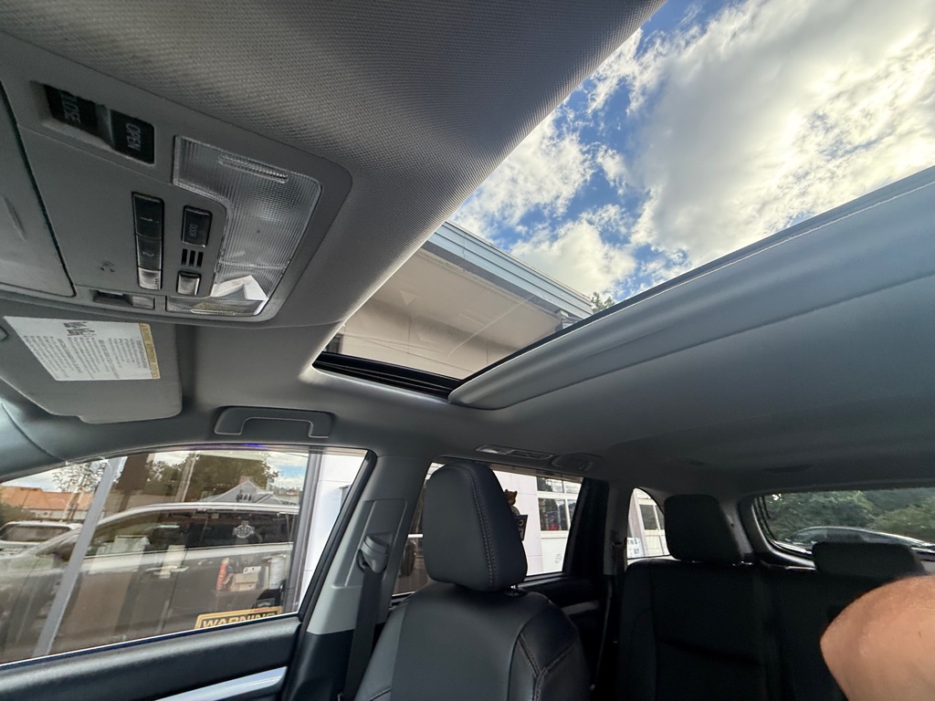 Photo 23 of this TOYOTA HIGHLANDER