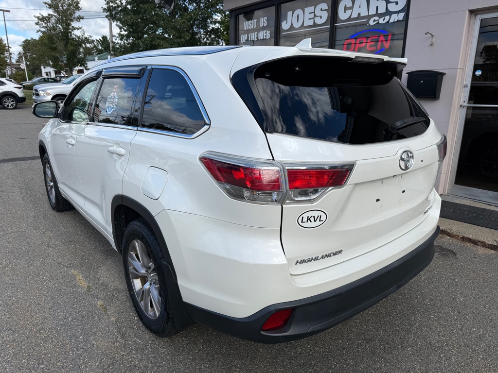 Photo 2 of this TOYOTA HIGHLANDER