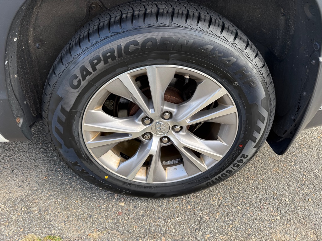 Photo 7 of this TOYOTA HIGHLANDER