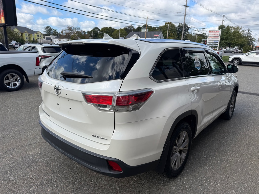Photo 3 of this TOYOTA HIGHLANDER