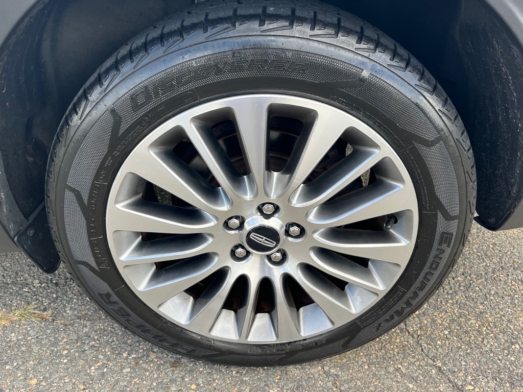 Photo 7 of this LINCOLN MKC