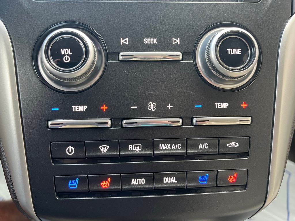 Photo 14 of this LINCOLN MKC