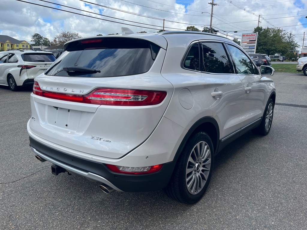 Photo 3 of this LINCOLN MKC