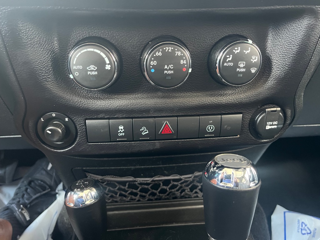 Photo 14 of this JEEP WRANGLER UNLIMI