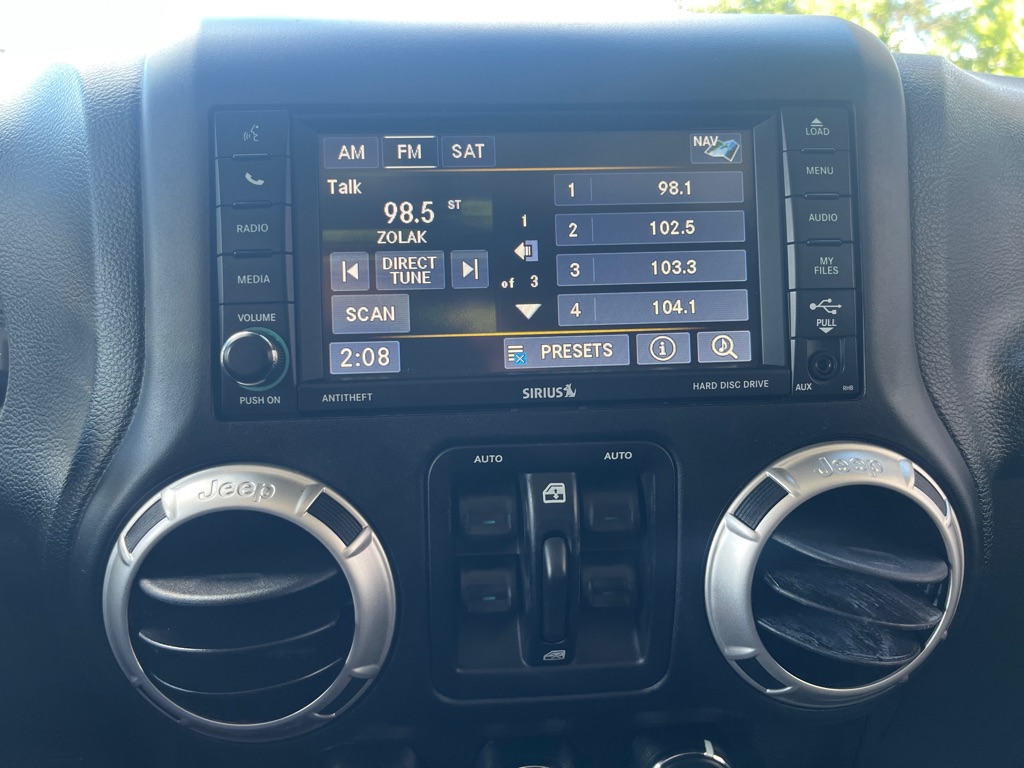 Photo 15 of this JEEP WRANGLER UNLIMI
