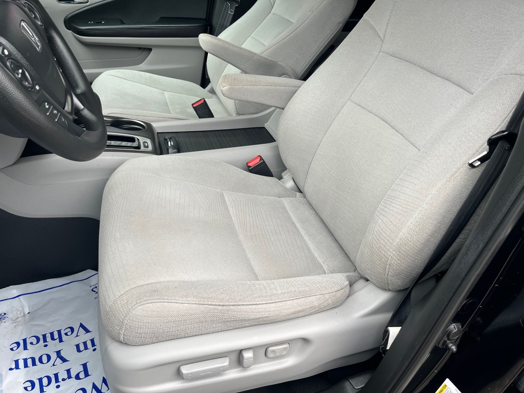 Photo 11 of this HONDA PILOT