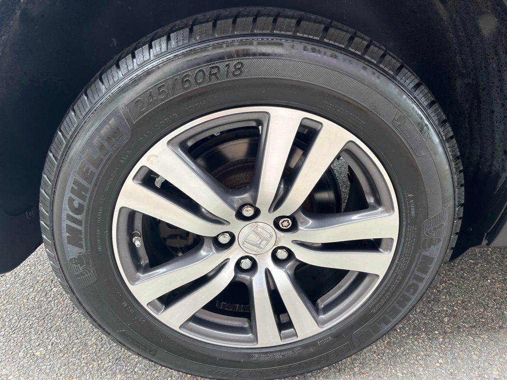 Photo 8 of this HONDA PILOT