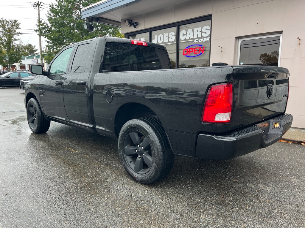 Photo 2 of this RAM 1500 CLASSIC