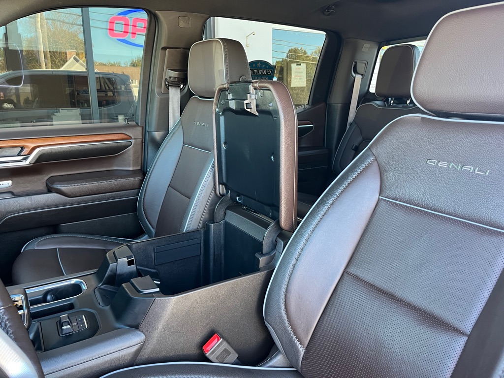 Photo 14 of this GMC SIERRA