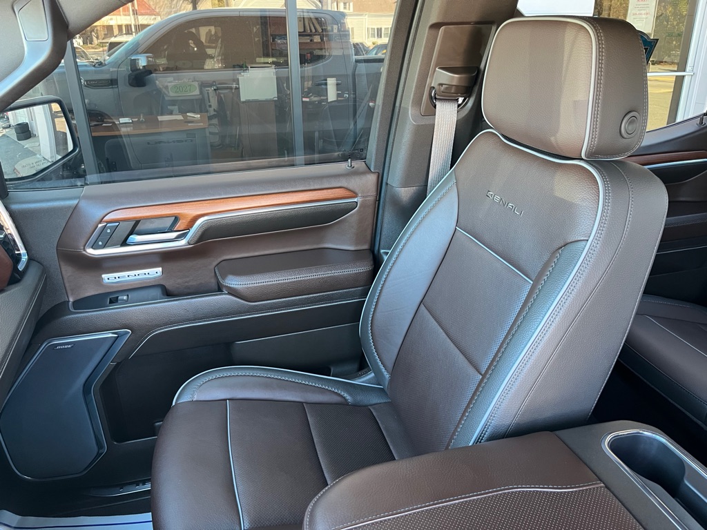 Photo 13 of this GMC SIERRA