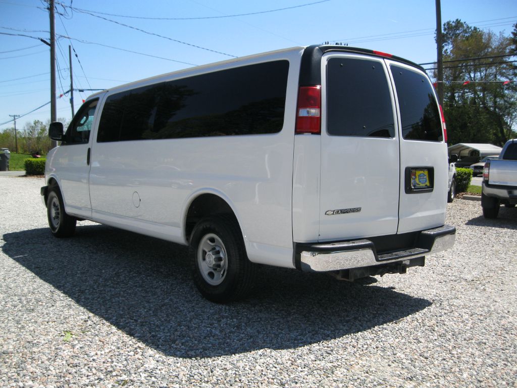 Photo 3 of this CHEVROLET EXPRESS G3500