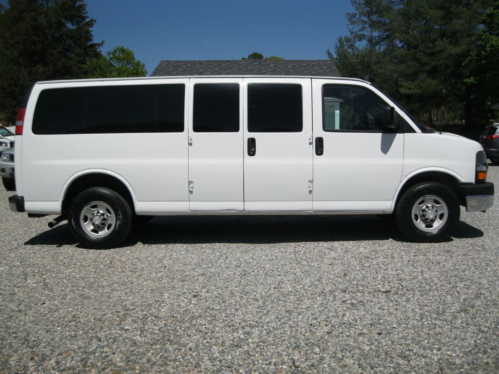 Photo 6 of this CHEVROLET EXPRESS G3500
