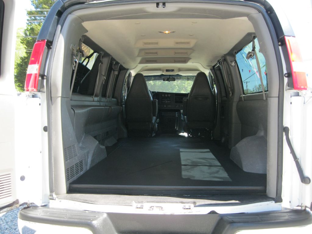 Photo 21 of this CHEVROLET EXPRESS G3500