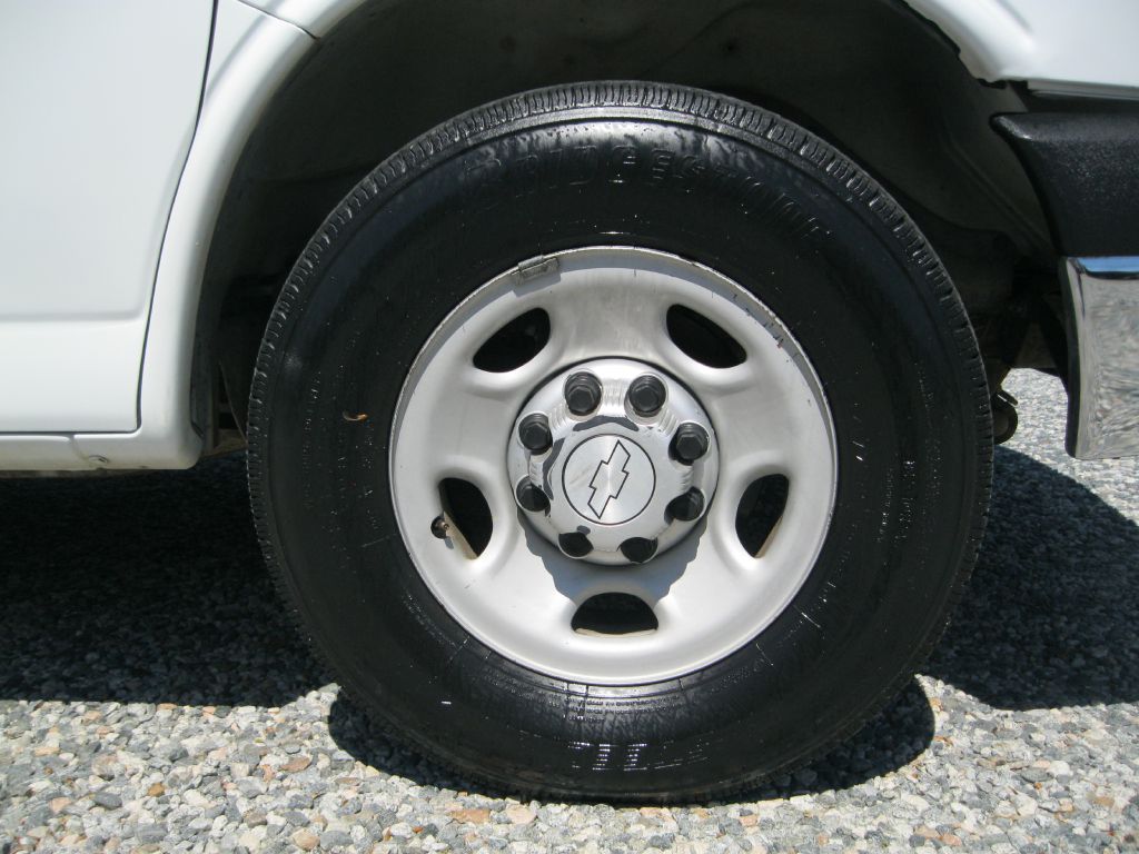 Photo 23 of this CHEVROLET EXPRESS G3500