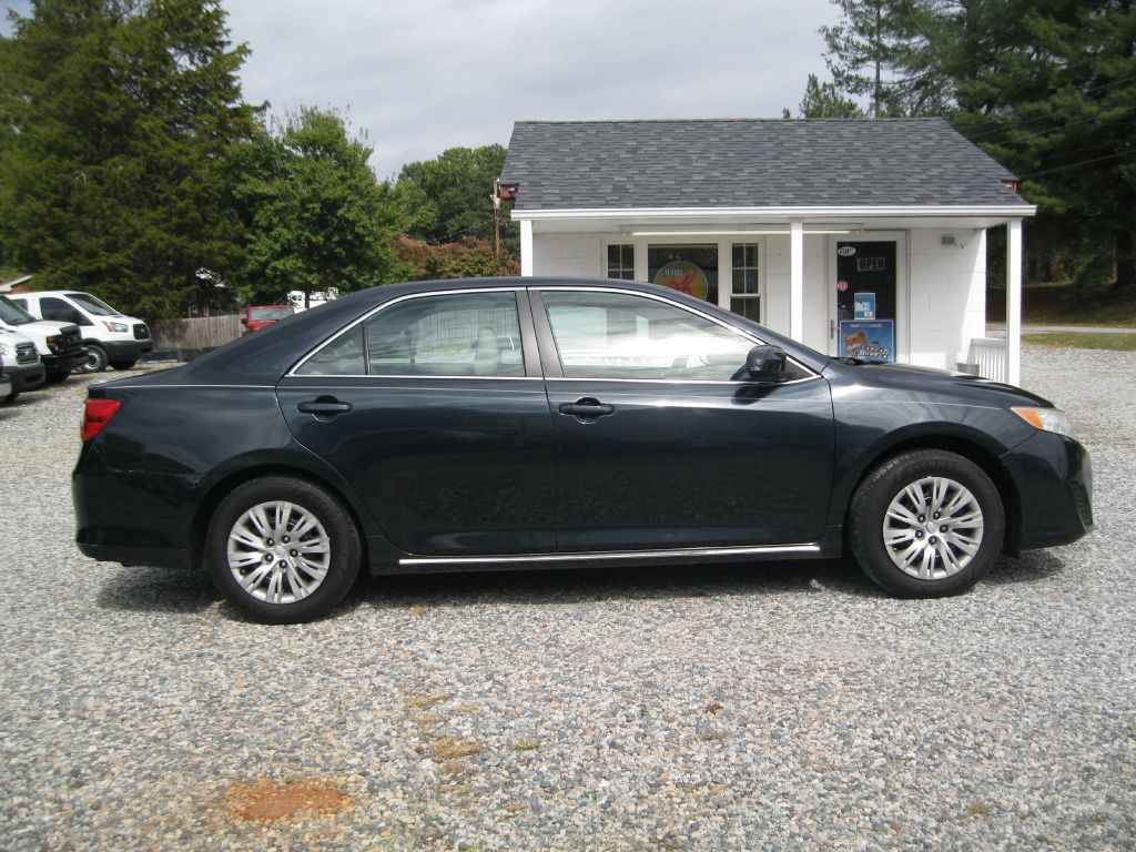 Photo 6 of this TOYOTA CAMRY