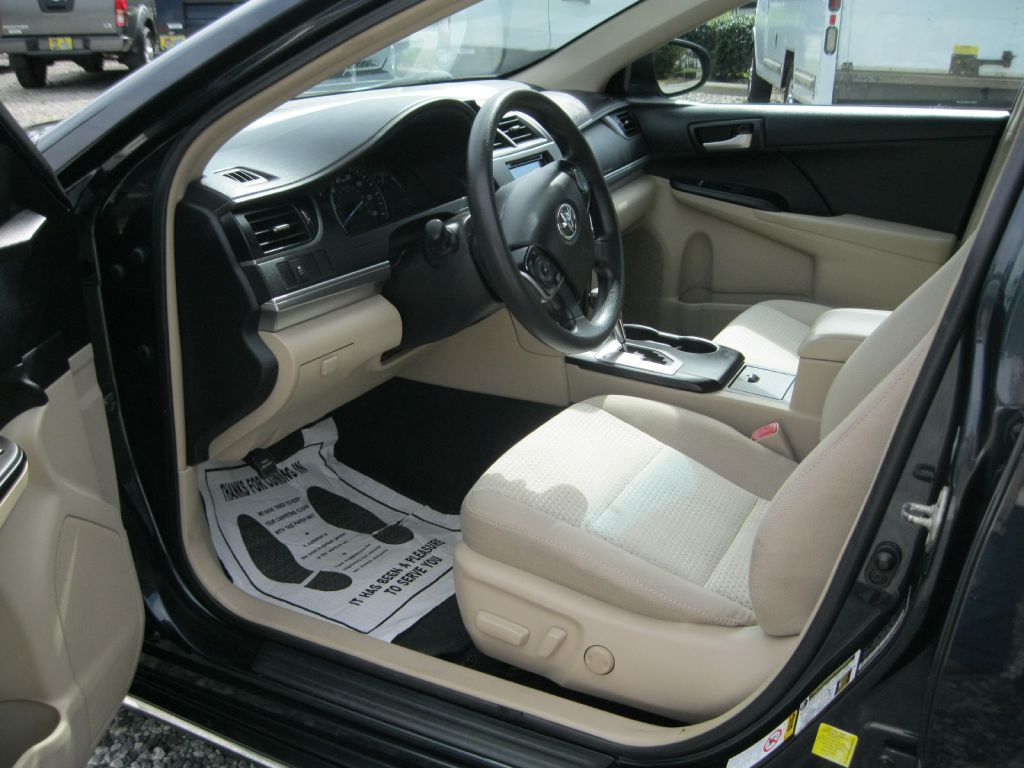 Photo 9 of this TOYOTA CAMRY