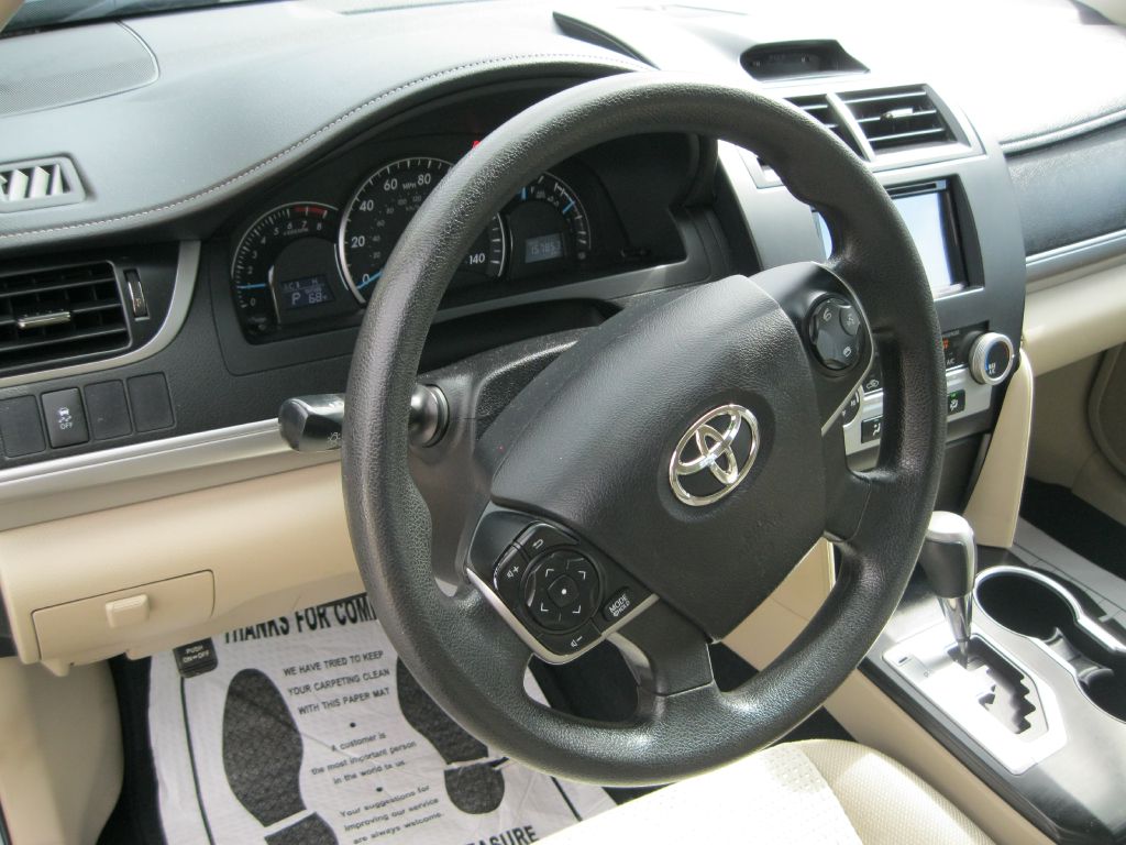 Photo 12 of this TOYOTA CAMRY