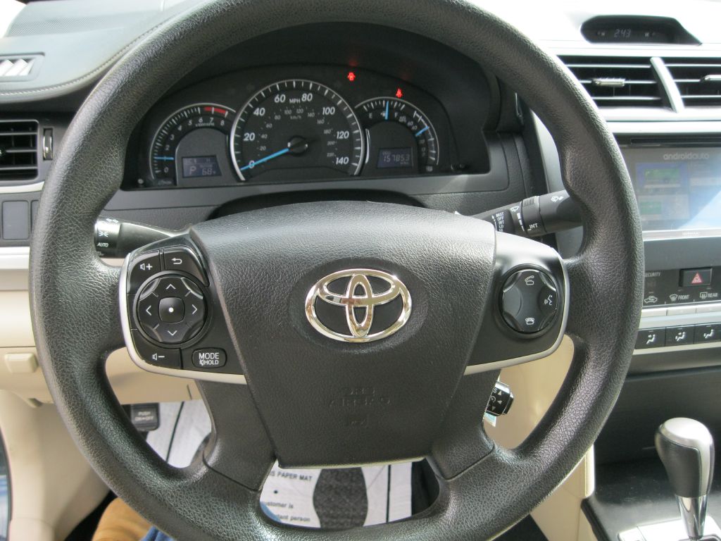 Photo 13 of this TOYOTA CAMRY