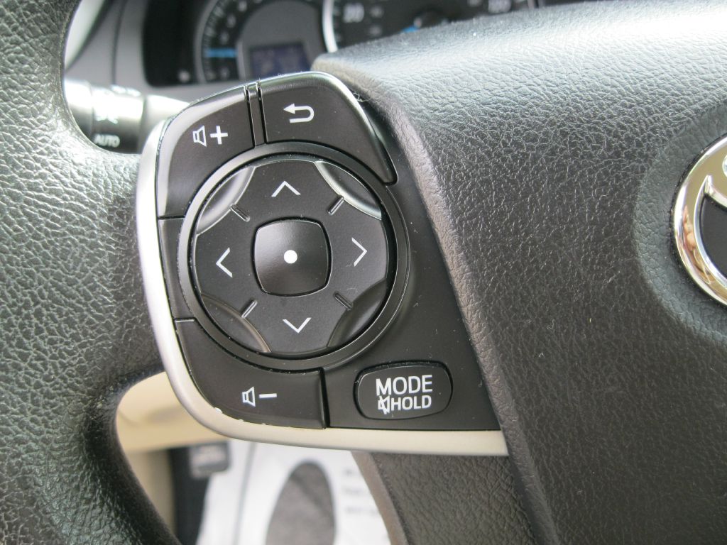 Photo 14 of this TOYOTA CAMRY
