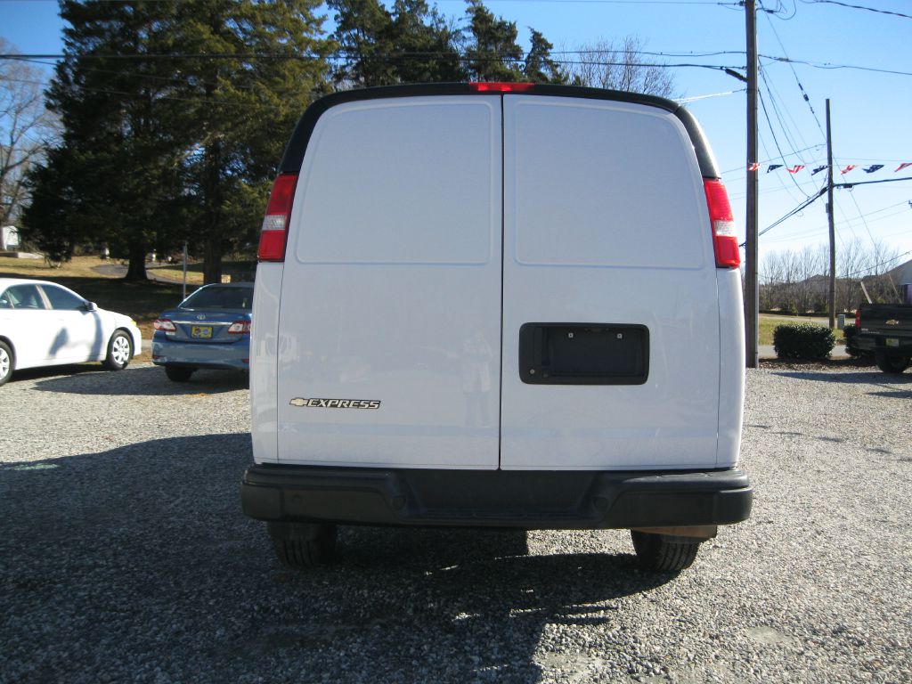 Photo 5 of this CHEVROLET EXPRESS G3500