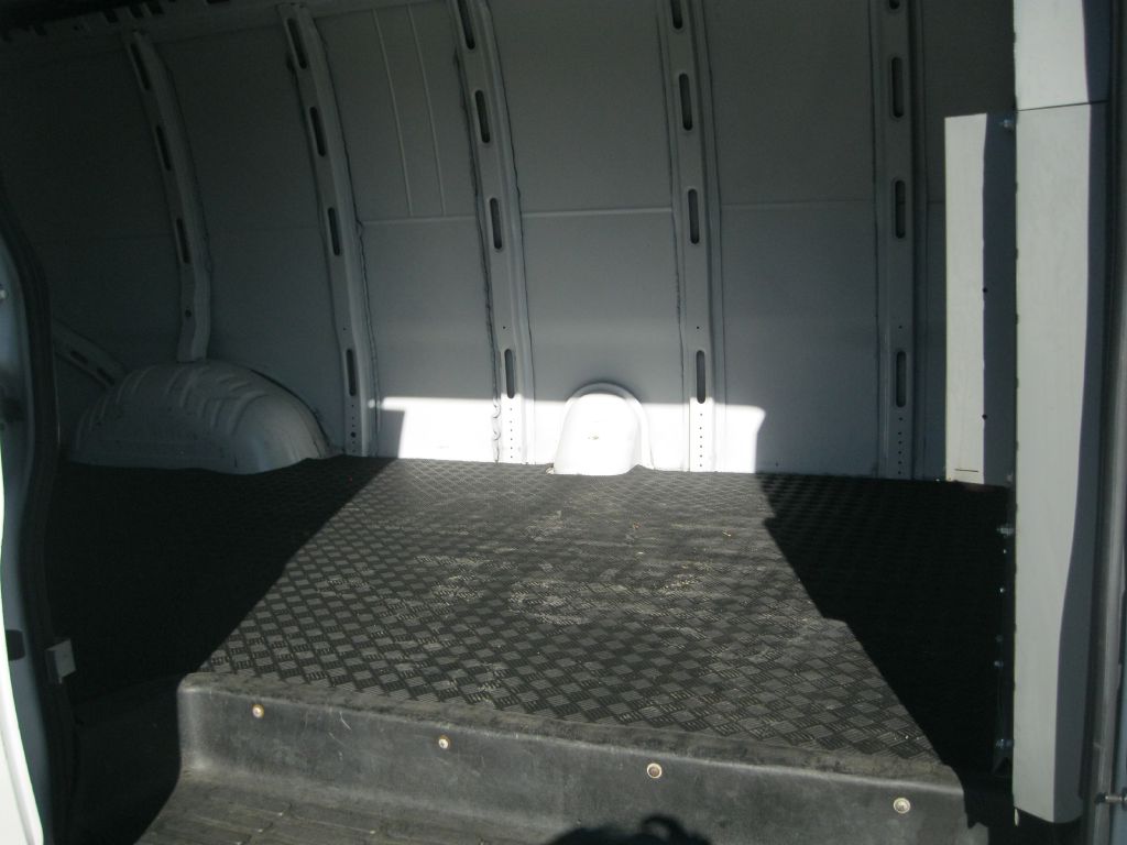 Photo 21 of this CHEVROLET EXPRESS G3500