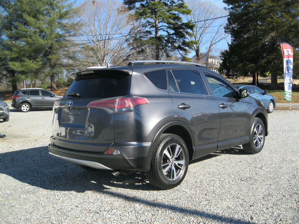 Photo 6 of this TOYOTA RAV4