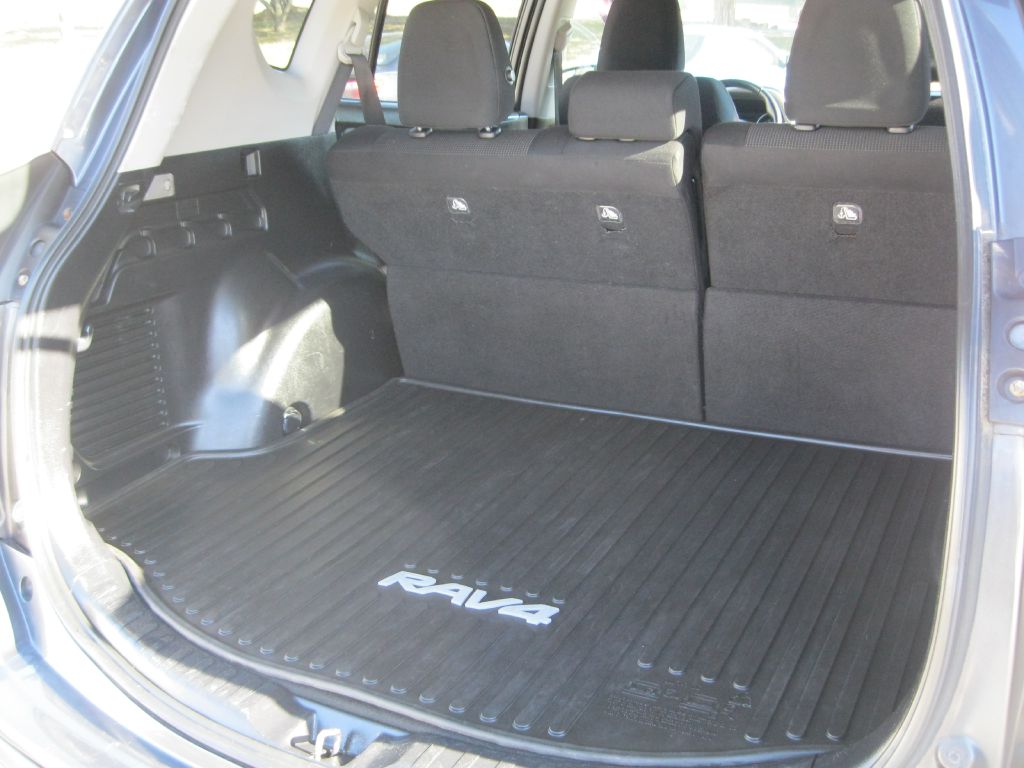 Photo 12 of this TOYOTA RAV4