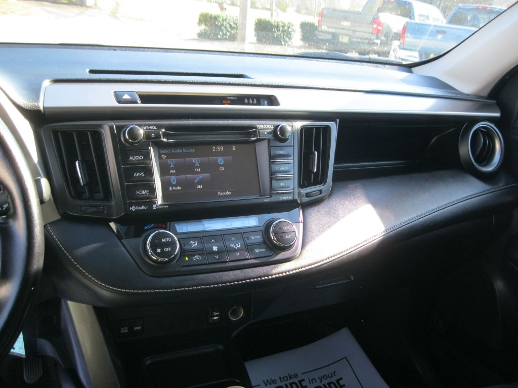 Photo 17 of this TOYOTA RAV4