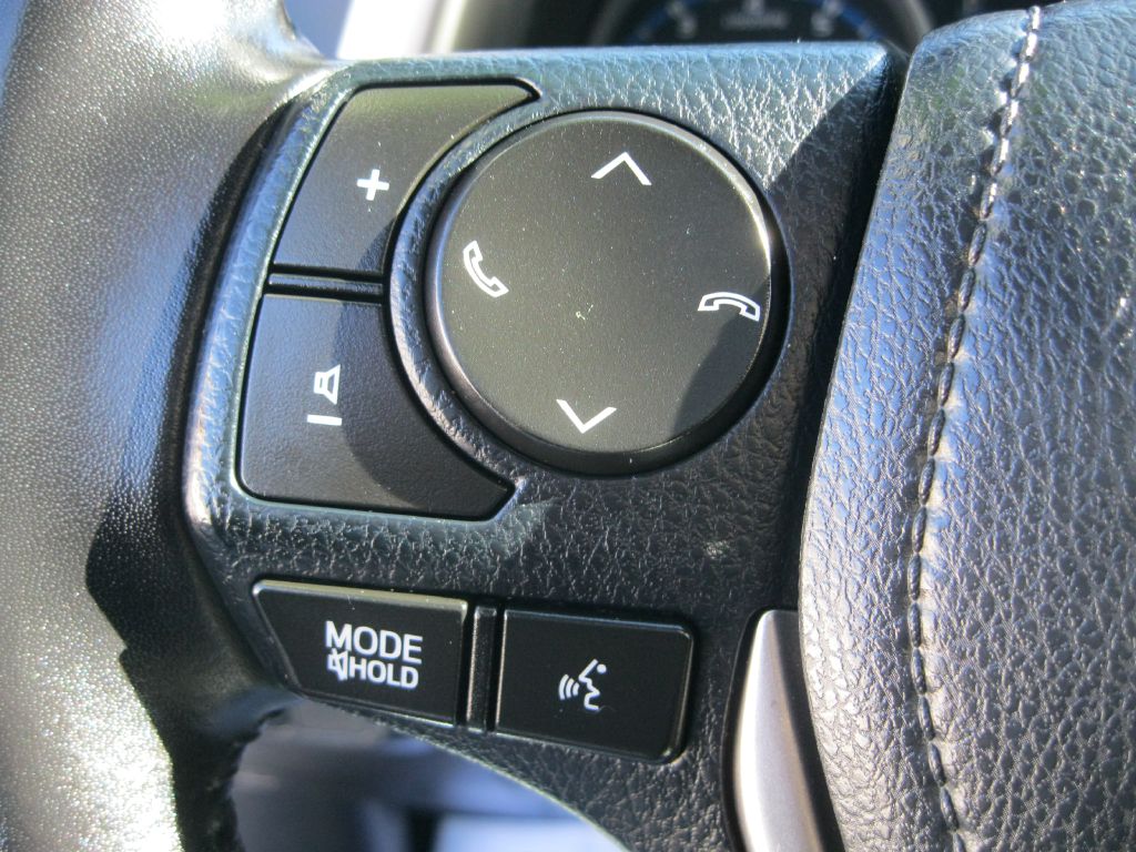 Photo 19 of this TOYOTA RAV4